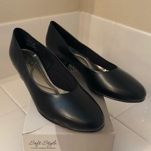 Hush Puppies Low Heel Pumps